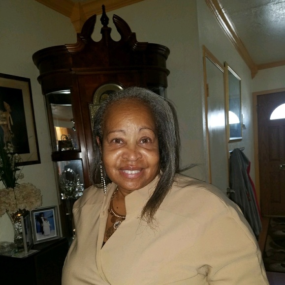 Meet your Posher, Deborah - Picture 1 of 1